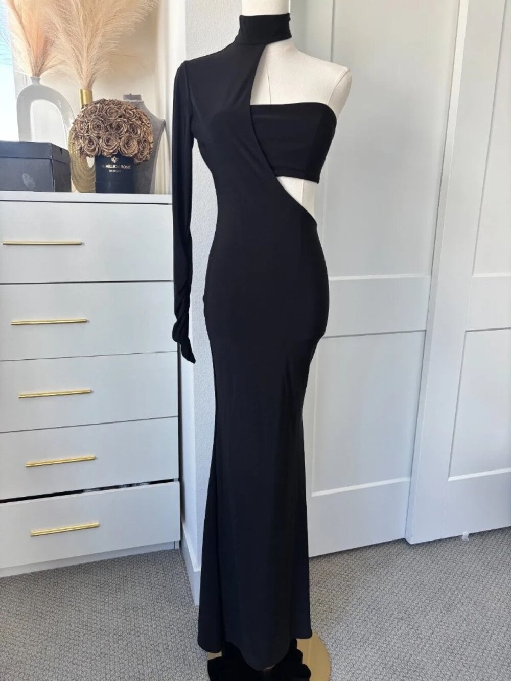 CLUB LONDON Socialite Black One-Sleeve Cut-Out Maxi Length Dress Women's Size 2 - Picture 7 of 10